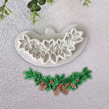 Pine Leaf Wreath Mold